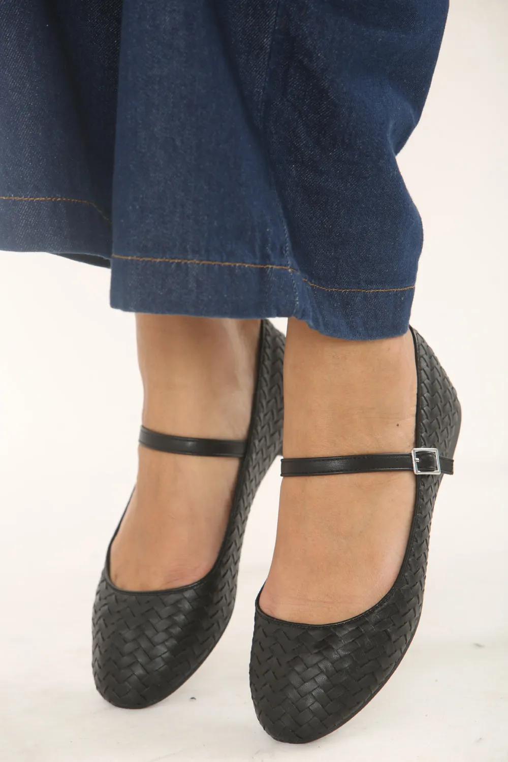 BLACK WOVEN MARY JANE BALLET