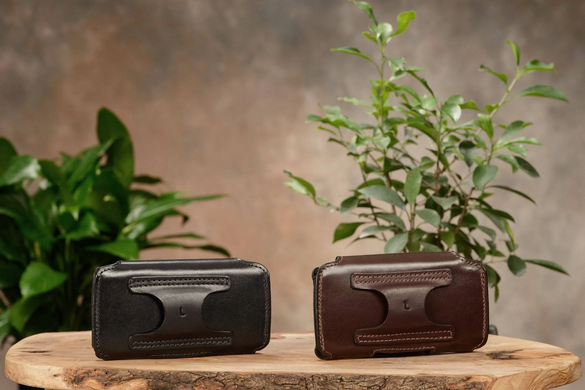 Brown Deluxe Leather Horizontal Cellphone Holster Case
