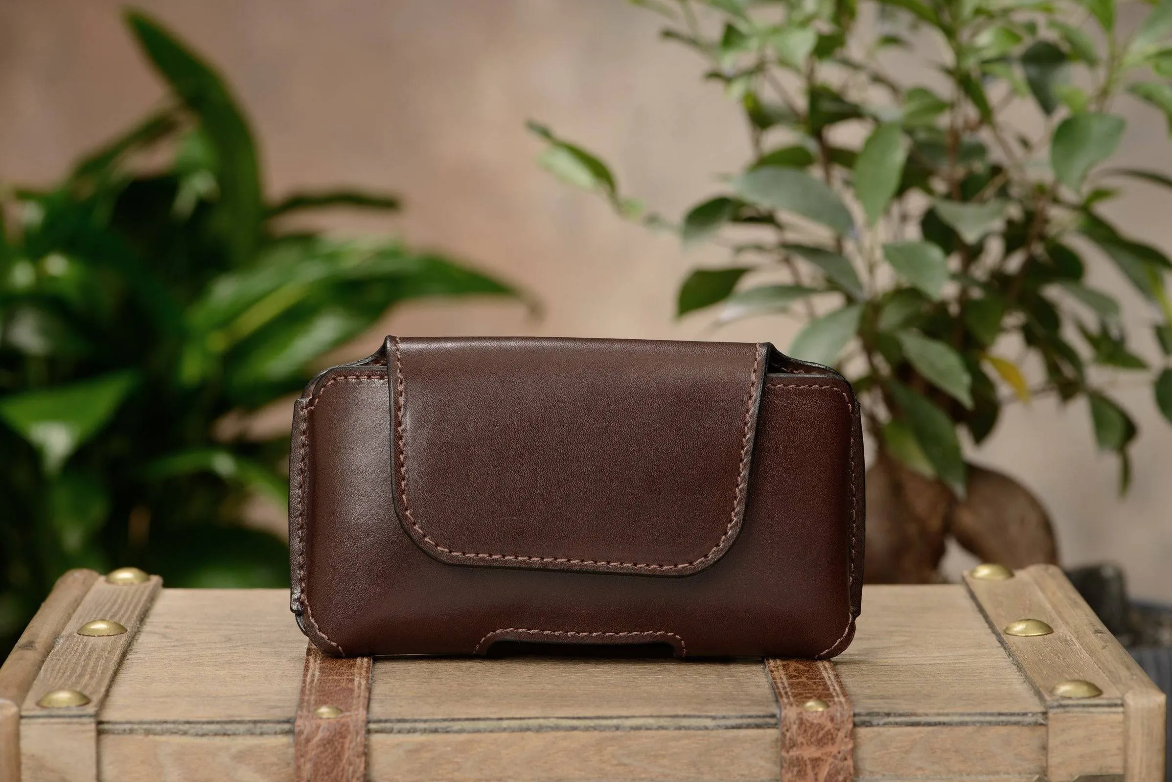 Brown Deluxe Leather Horizontal Cellphone Holster Case