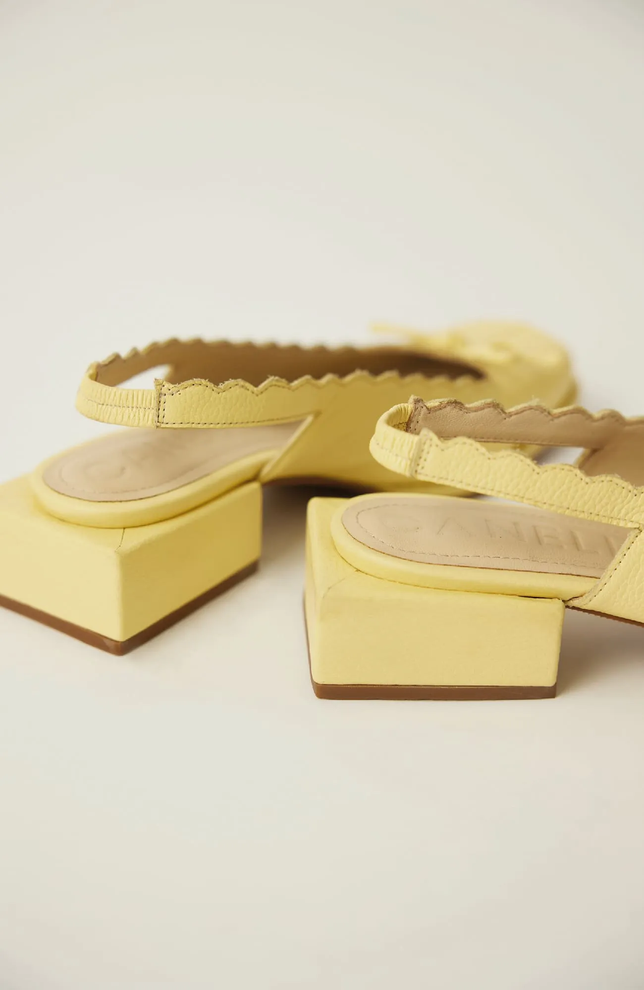 CANIELLA SLINGBACK ORIGEN IN YELLOW
