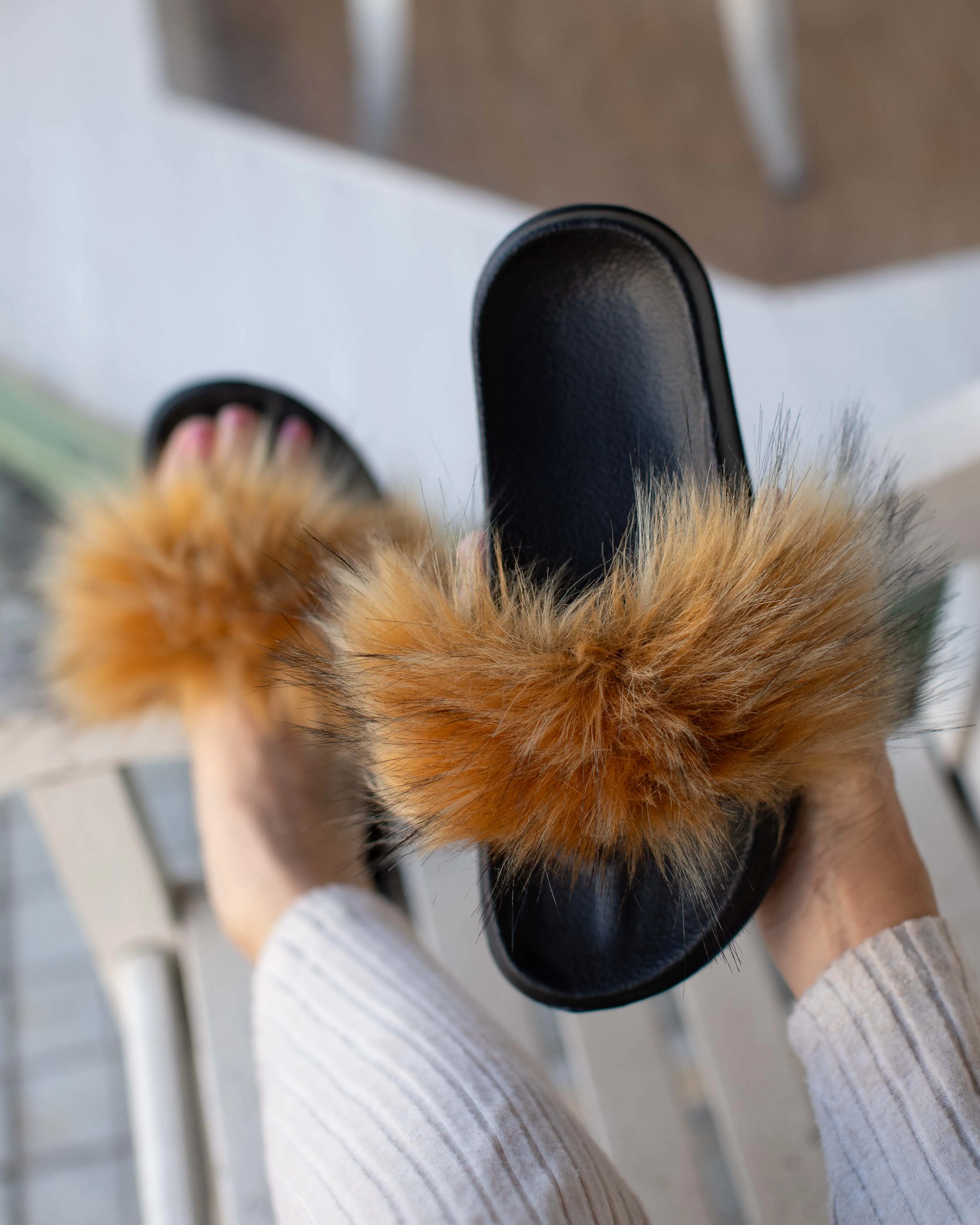 CARSON SINGLE BAND FURRY SLIPPER SLIDES