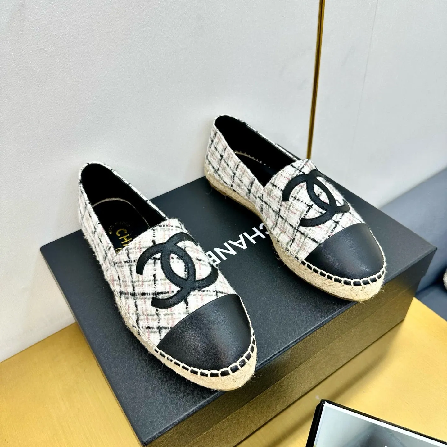 CC 25s Slip–on Espadrilles White Moss Green Tweed 297820
