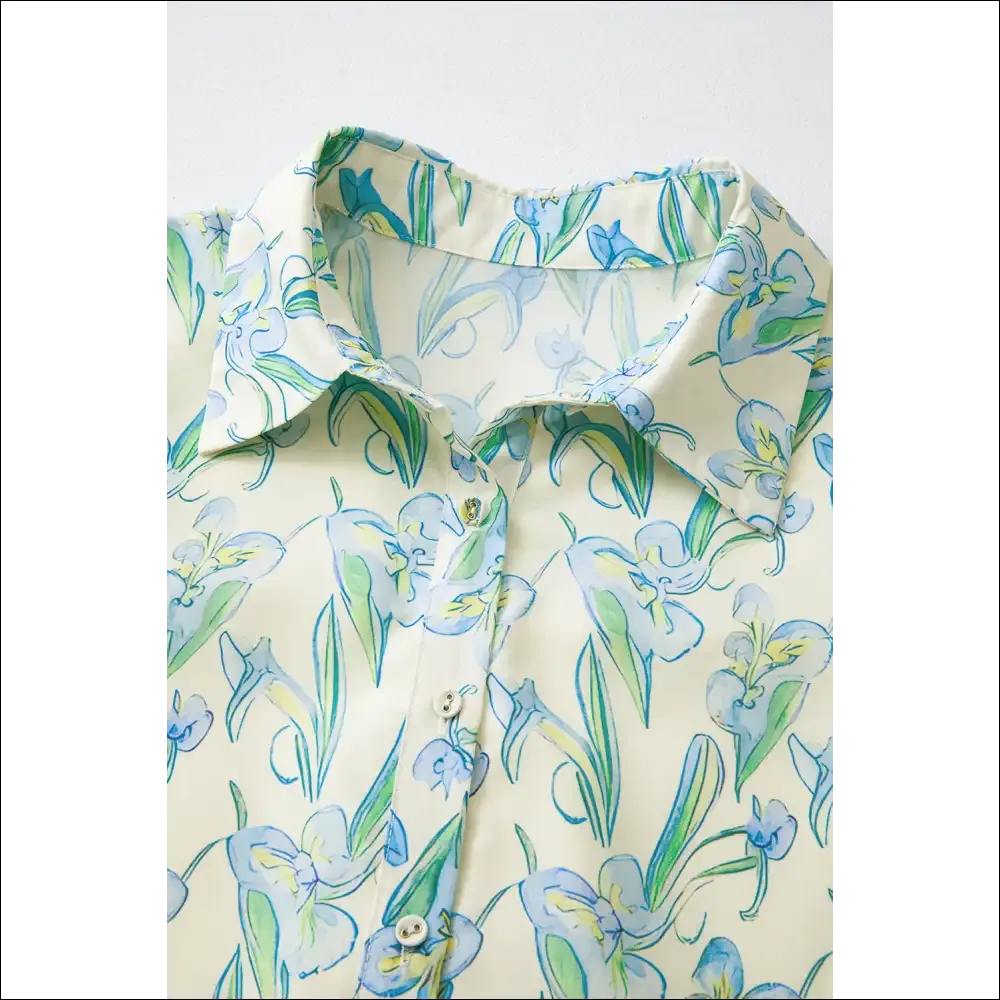 Flirty Green Floral Mini Dress with Half Buttons