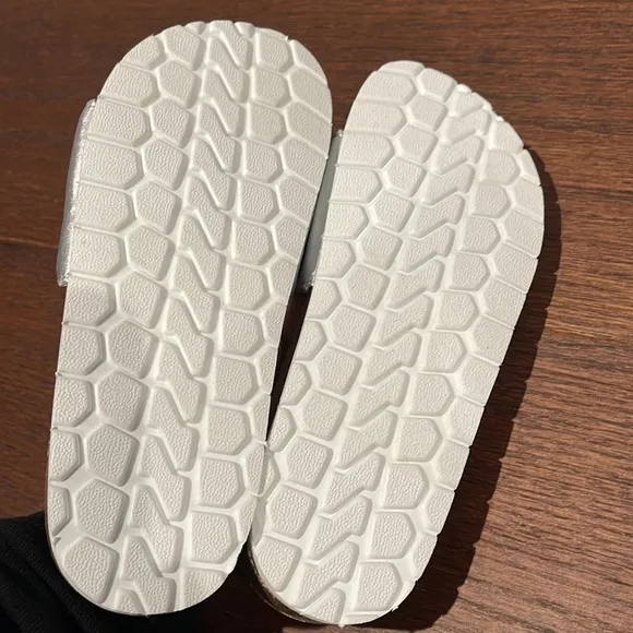 Gap Girls Slides Size 1/2