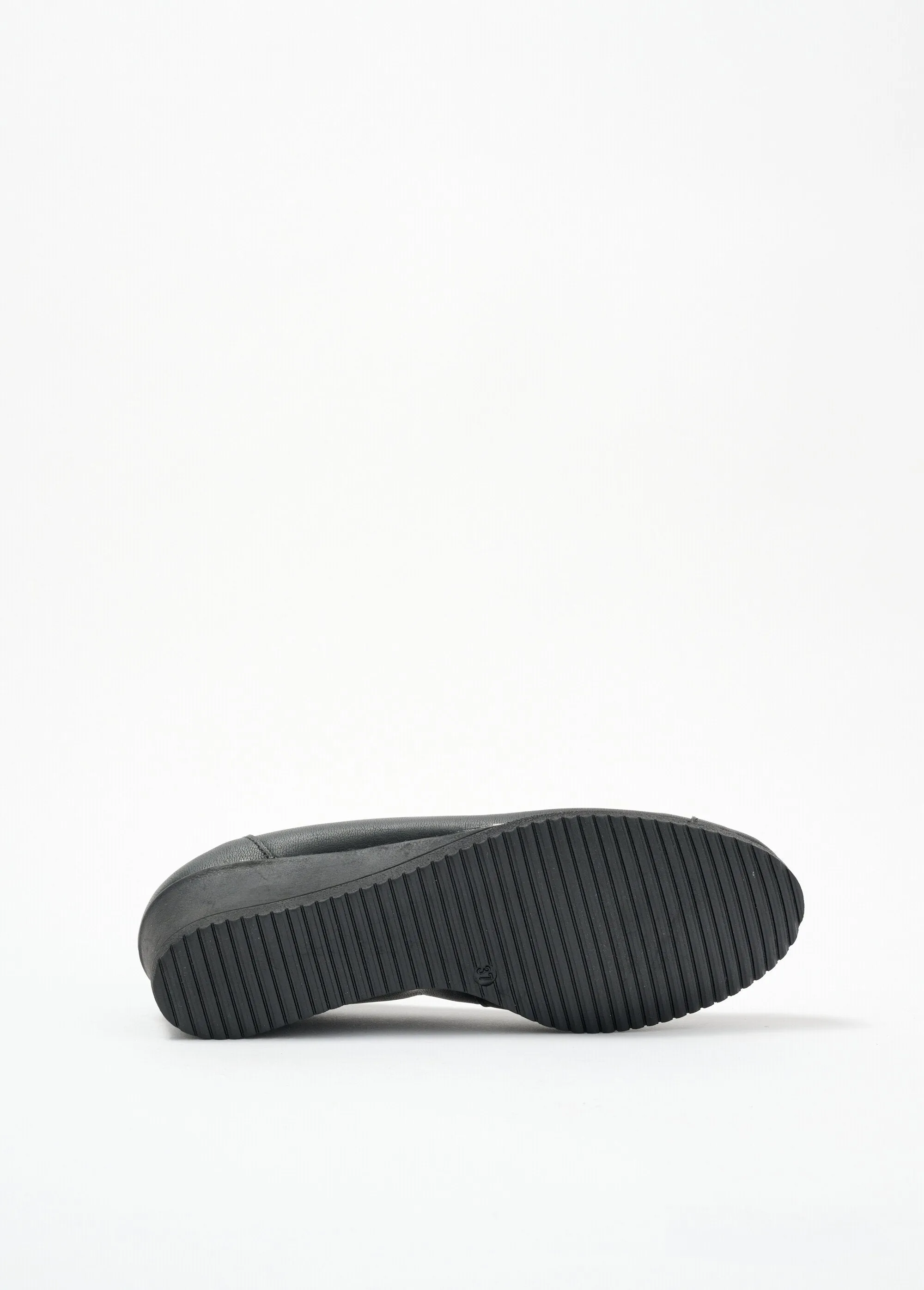 Large-width leather ballet flats