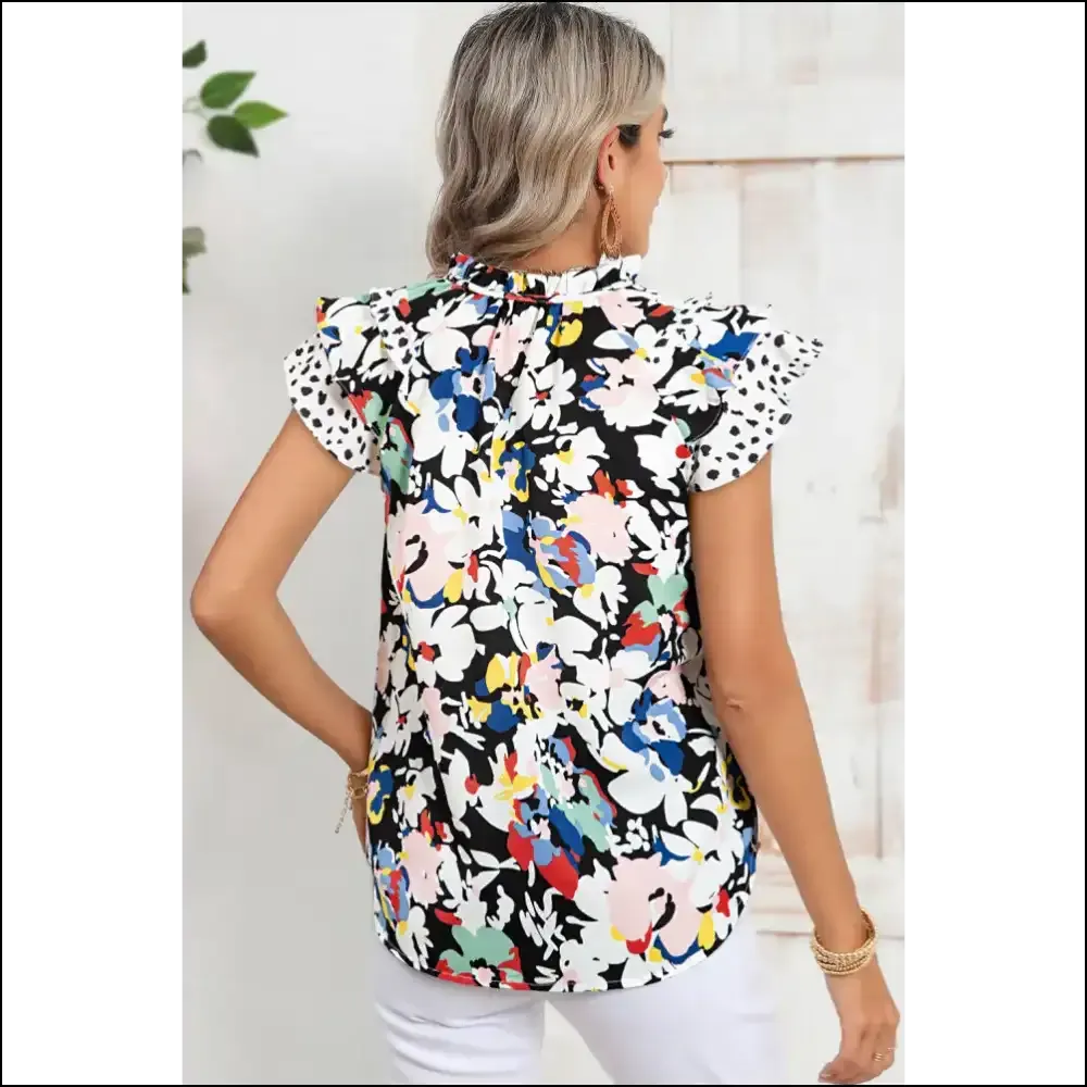 Needful Things: Black Floral Blouse – Prepare for Compliments ! 🖤💐