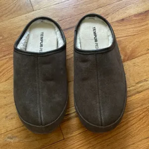 NWOT Tempur-Pedic Leather Slippers