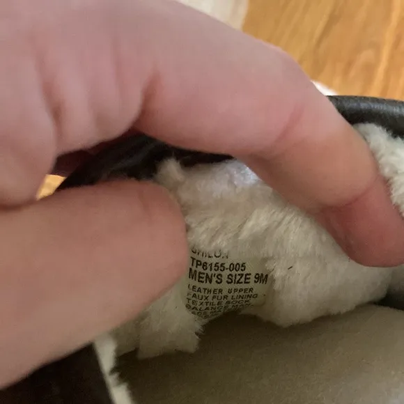 NWOT Tempur-Pedic Leather Slippers