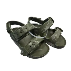 Place Boy's Green SANDALS Size 4