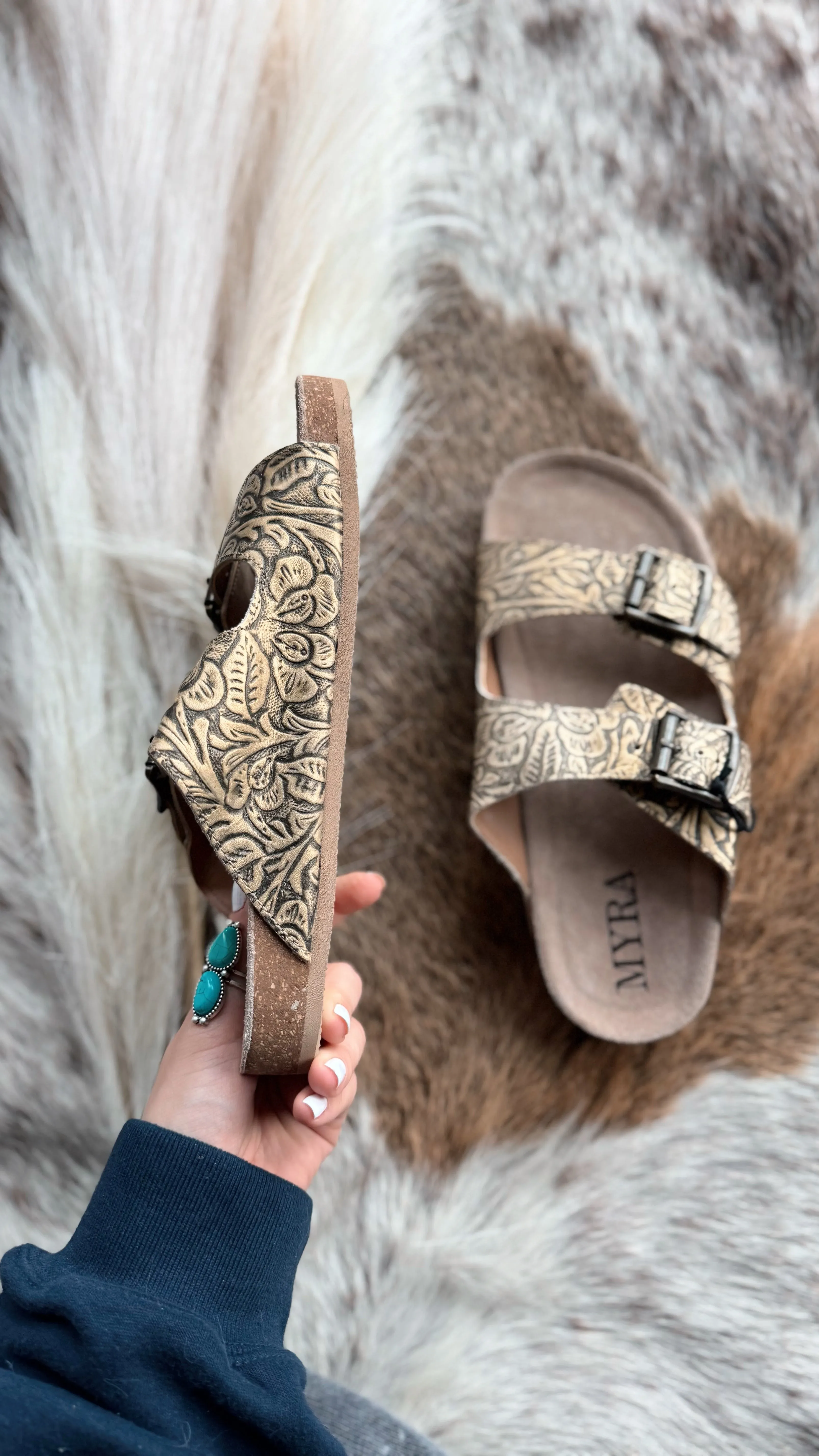 Rio Amarillo Beige Embosed Leather Sandals