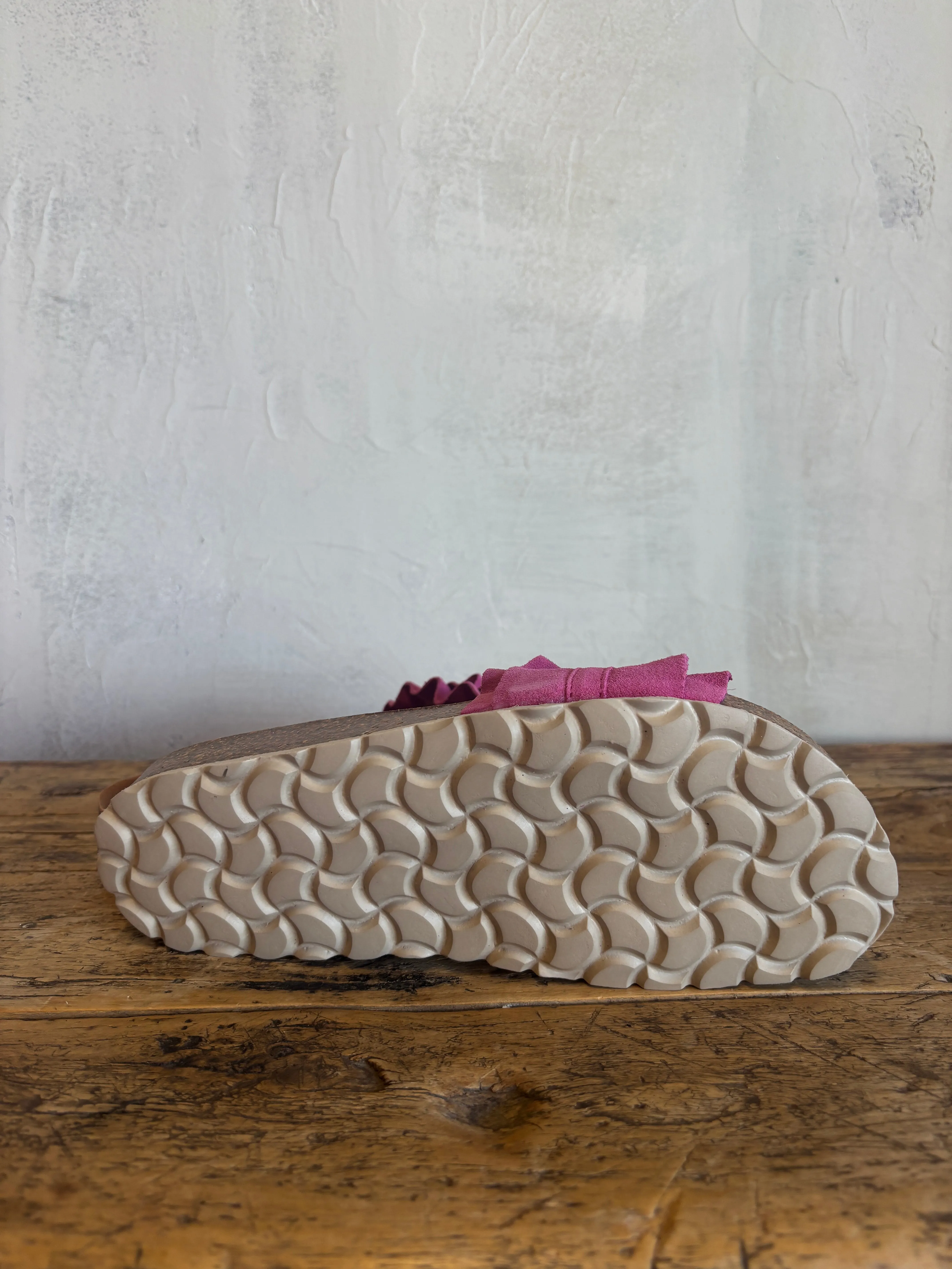 Ruffle Slide in Fuchsia