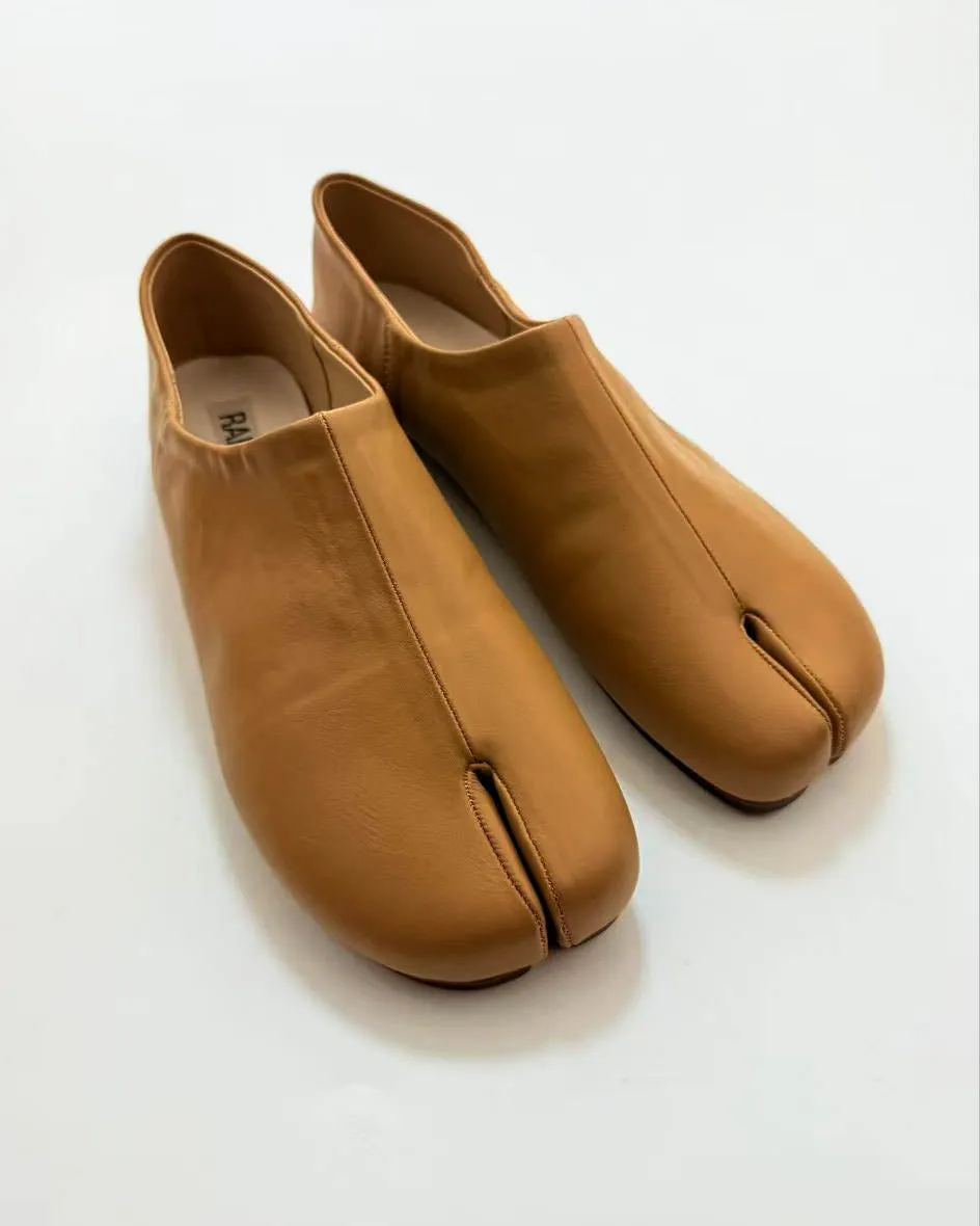 Simple Tabi Ballet Flats