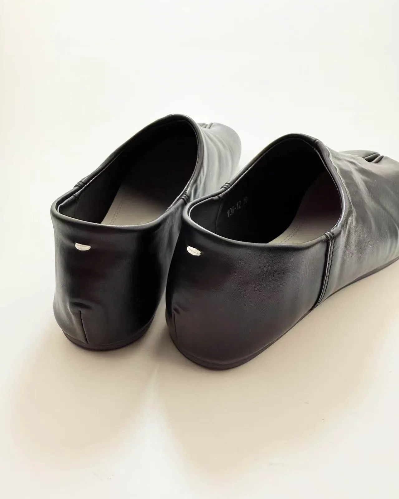 Simple Tabi Ballet Flats