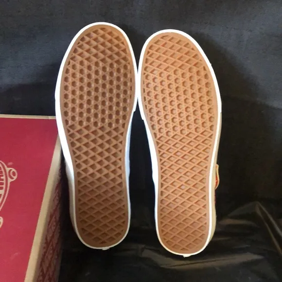 Vans Logo flame size 10 mens new inbox - slip on