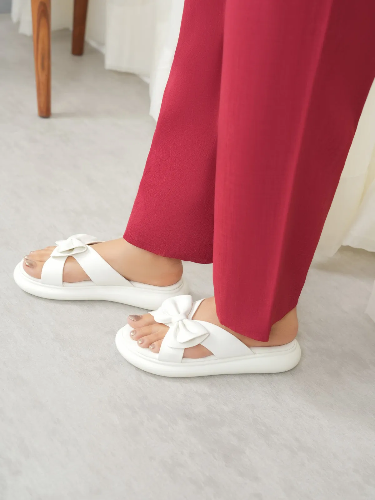 Womens "JAYDE" Bow Accented Slippers