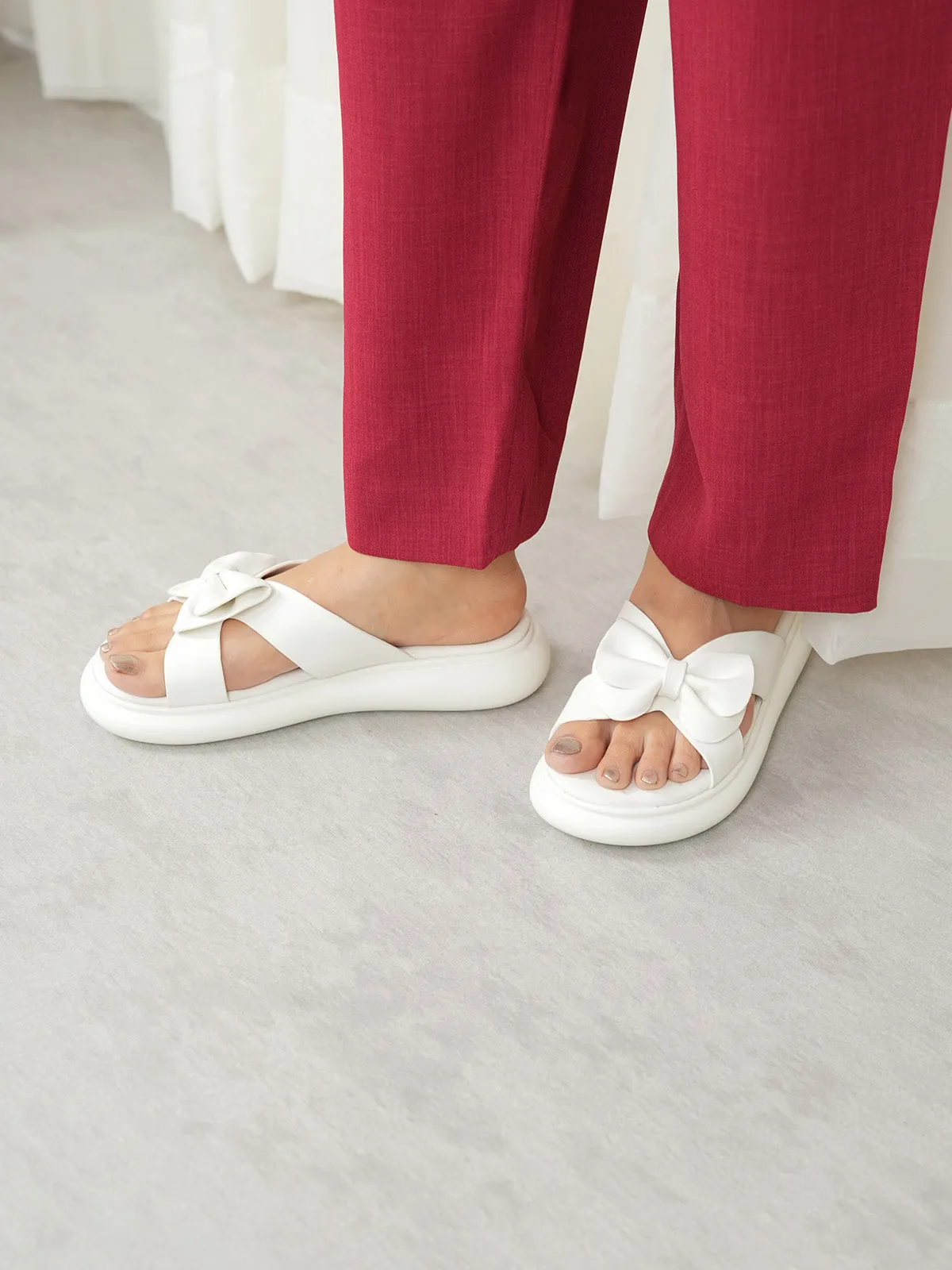 Womens "JAYDE" Bow Accented Slippers
