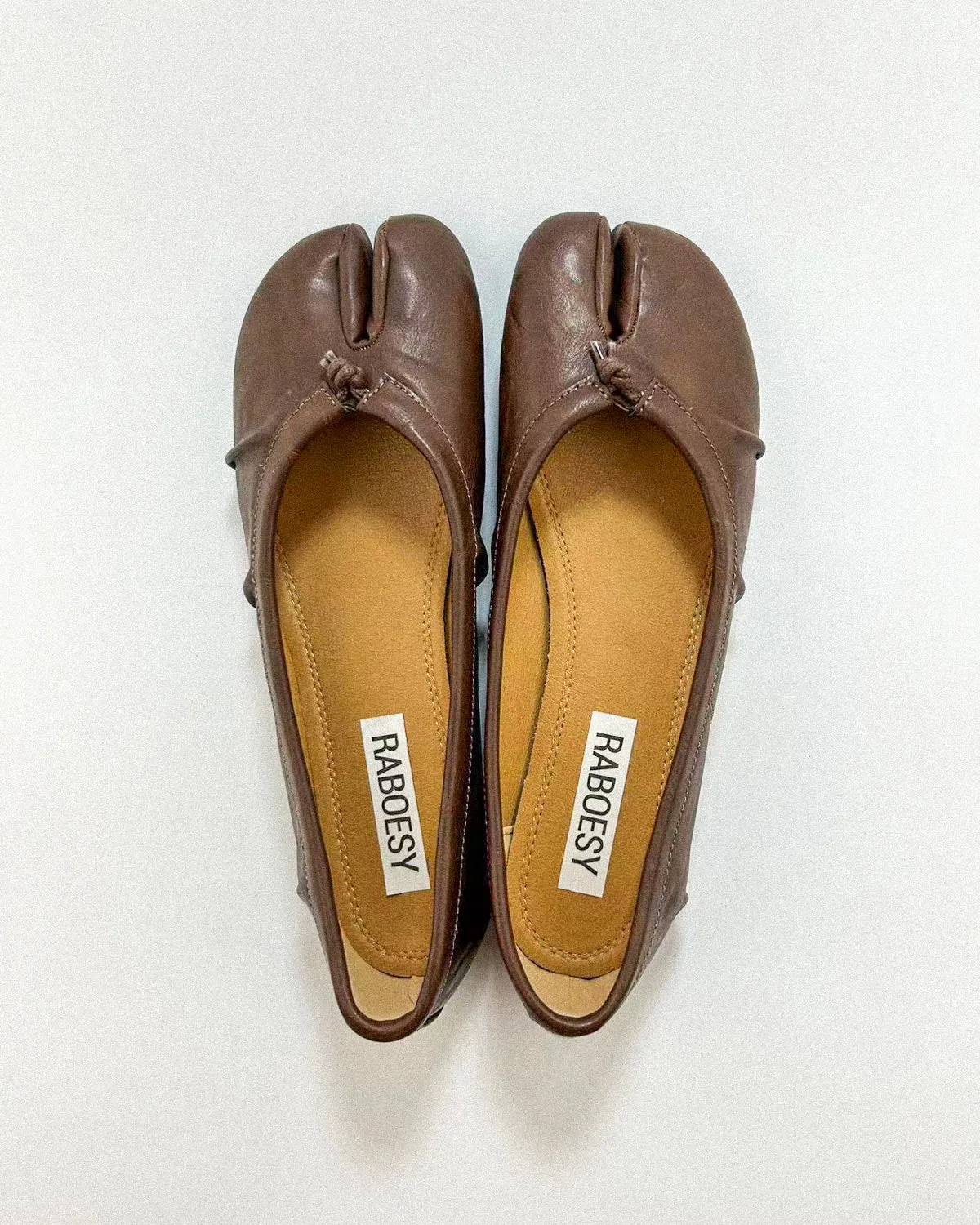 Wrinkles Tabi Ballet Flats