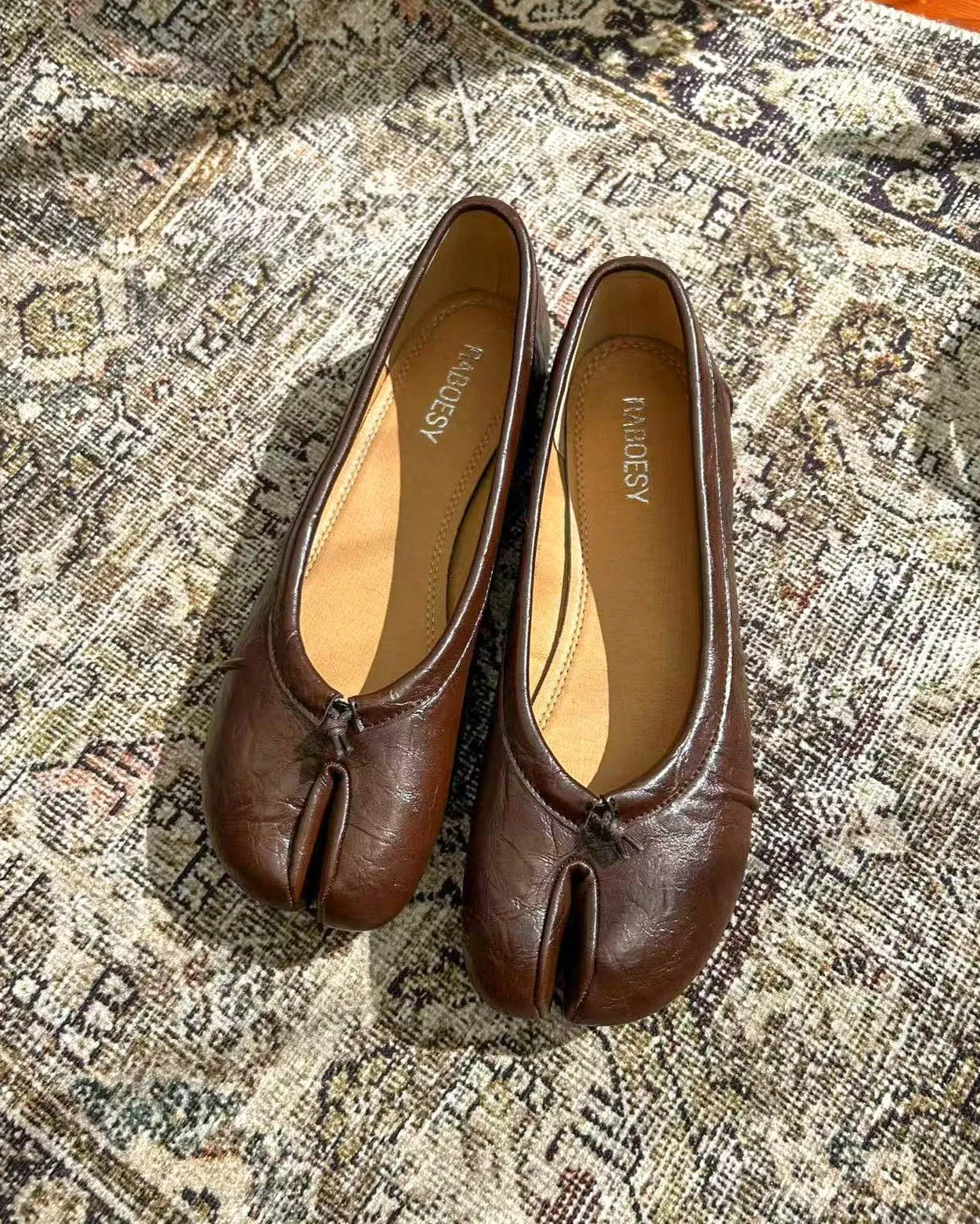 Wrinkles Tabi Ballet Flats
