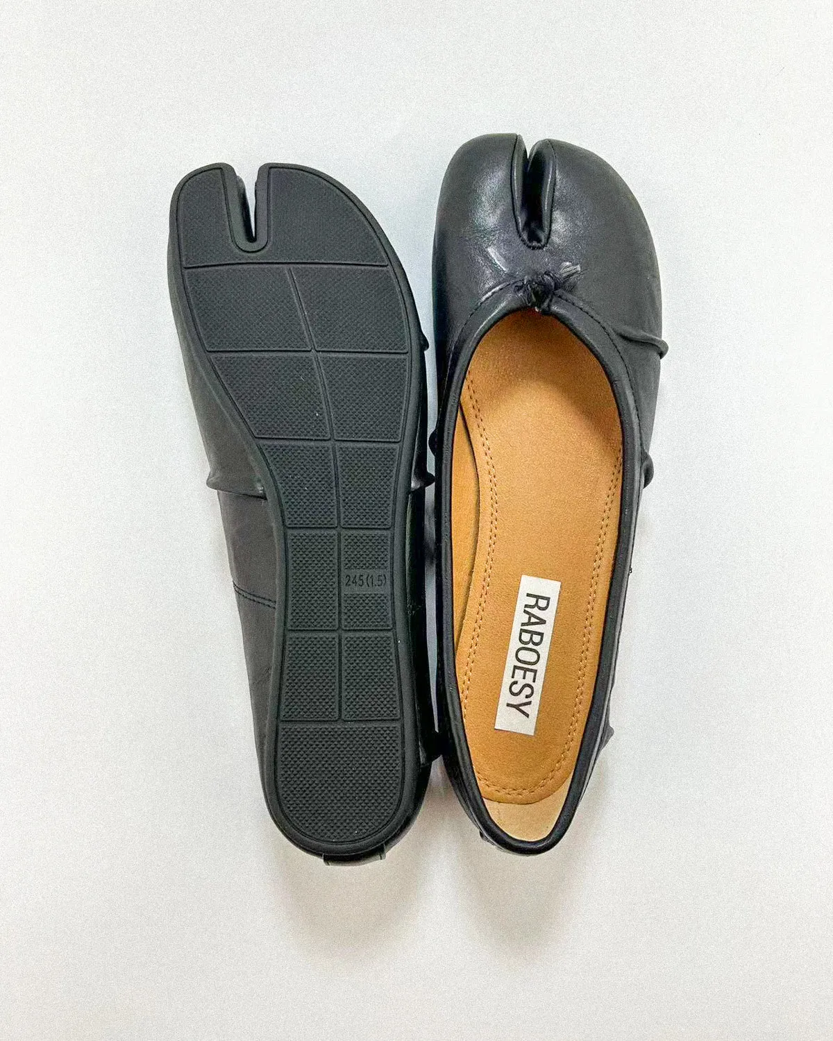 Wrinkles Tabi Ballet Flats