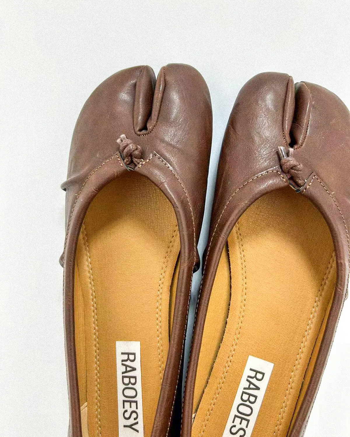 Wrinkles Tabi Ballet Flats