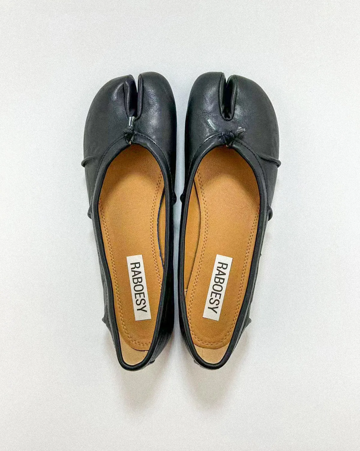Wrinkles Tabi Ballet Flats