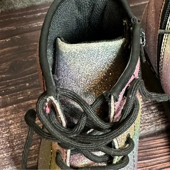 YOUTH 1460 RAINBOW GLITTER SIZE 4